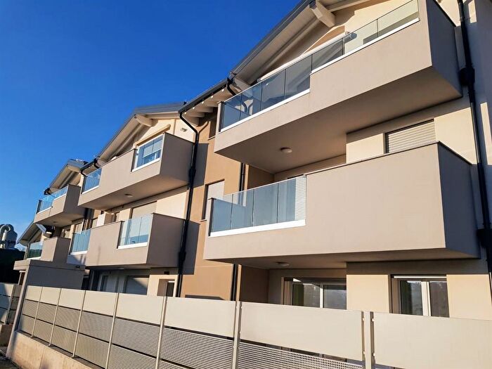 Appartamento trilocale in vendita in Via Montalcino, Cassano DAdda