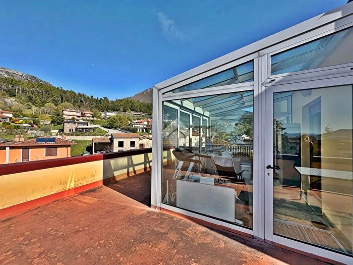 Appartamento con 5 locali in vendita in Viale Roma, Gualdo Tadino