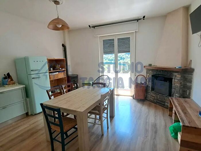 Appartamento trilocale in affitto in Via Ugo Secondo Partigiano, Badalucco