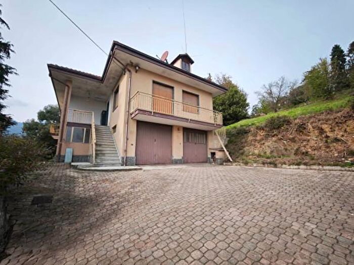 Casa con 6 locali in vendita in Borgata San Rocco, Rocca Canavese
