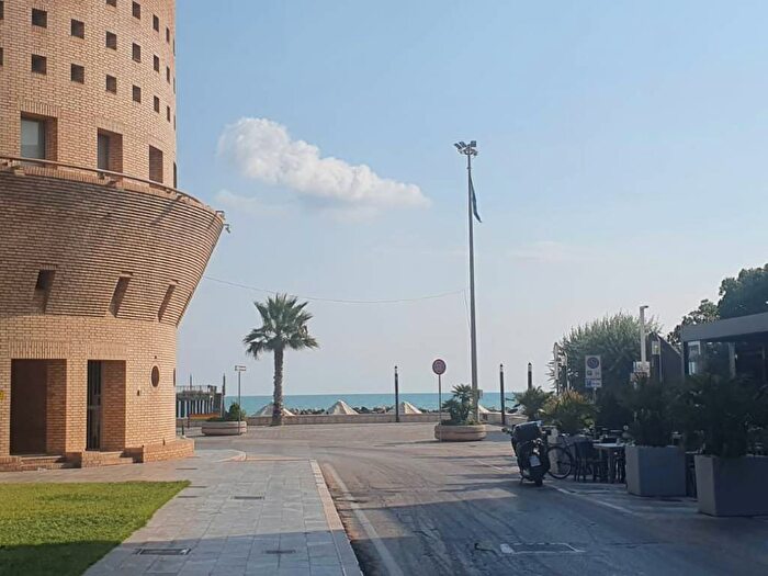 Appartamento trilocale in affitto in Piazzale Sirena, Centro, Francavilla al Mare