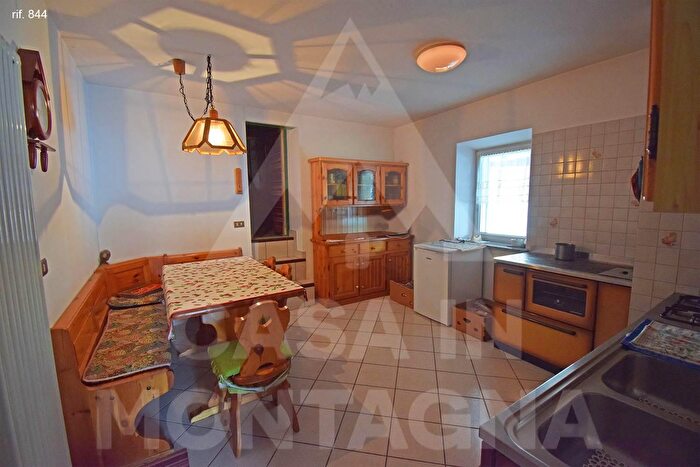 Appartamento trilocale in vendita in Ziano Di Fiemme