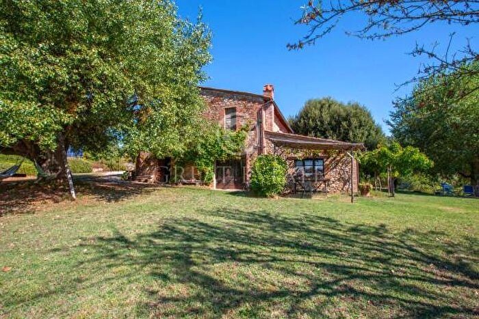 Casa con 6 locali in vendita in Vocabolo Fosso Vaiano, Citta Della Pieve