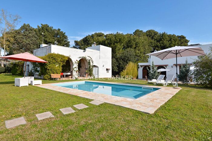 Casa con 9 locali in vendita in SP Snc, Arnesano