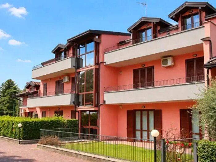 Appartamento trilocale in vendita in Via Fontanelle, Veniano