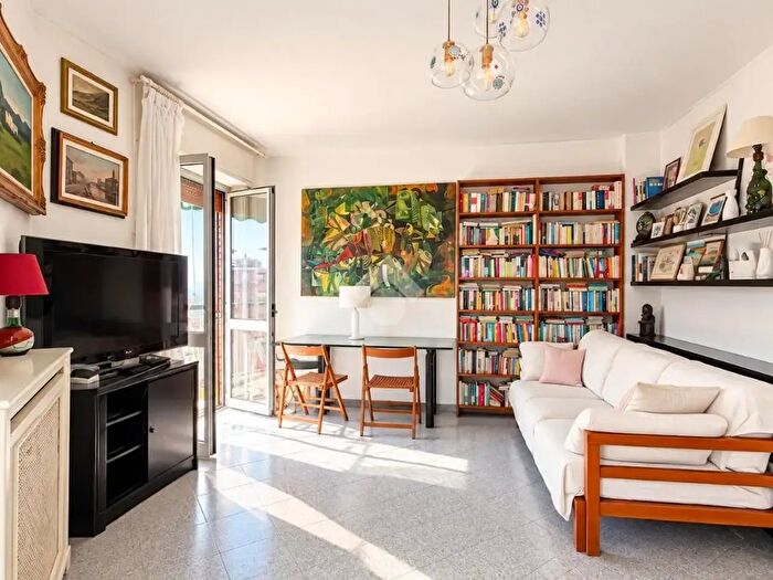 Appartamento trilocale in vendita in Via Rodolfo Carabelli, Milano