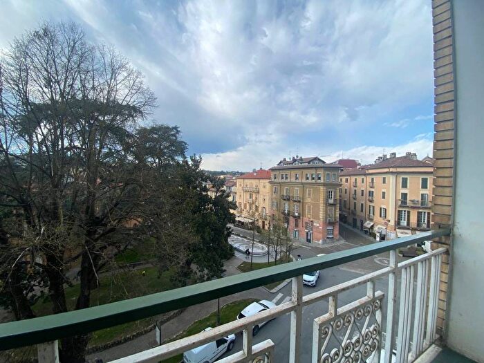 Appartamento trilocale in affitto in Via Monte Verde, Centro, Acqui Terme