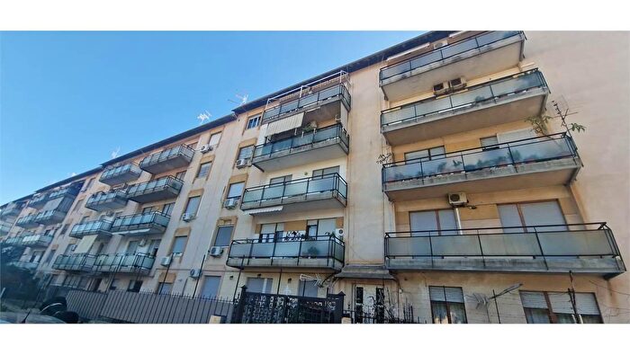 Appartamento quadrilocale in vendita in Via Villagrazia, Palermo