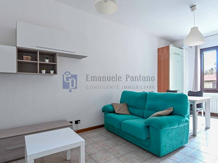 Appartamento bilocale in affitto in Via Conte Gian Battista Camozzi, Centro, Costa di Mezzate