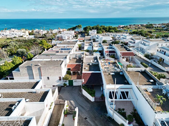 Casa con 6 locali in vendita in Contrada Capitolo, Monopoli