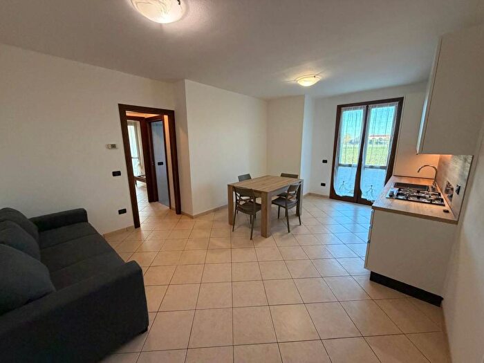 Appartamento bilocale in affitto in Via Fortunato Giacomello, Centro, Legnaro