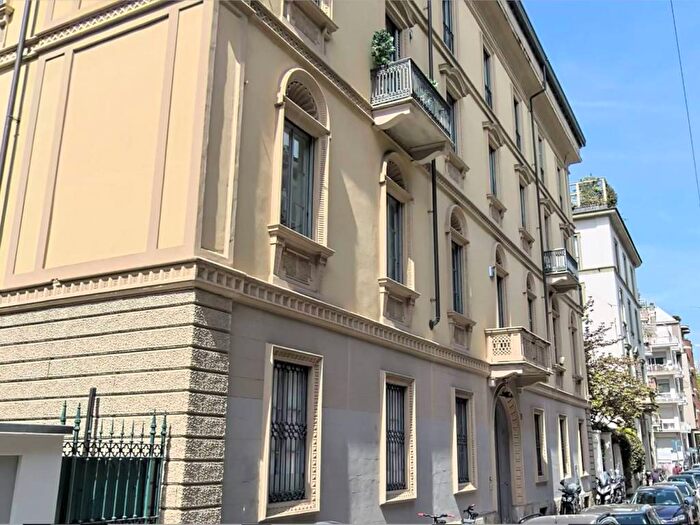 Casa quadrilocale in affitto in Via Cernaia, Turati, Milano