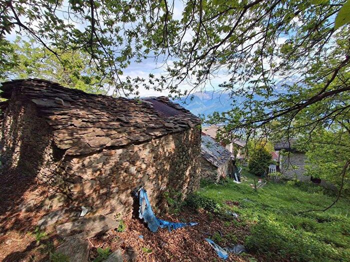 Casa bilocale in vendita in Montemezzo