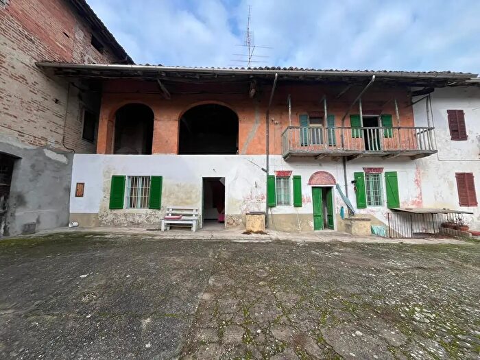 Casa quadrilocale in vendita in Via Monterizzolo, Villamiroglio