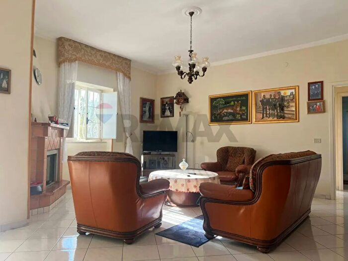 Casa con 5 locali in vendita in Contrada Ferrara, Vairano Patenora