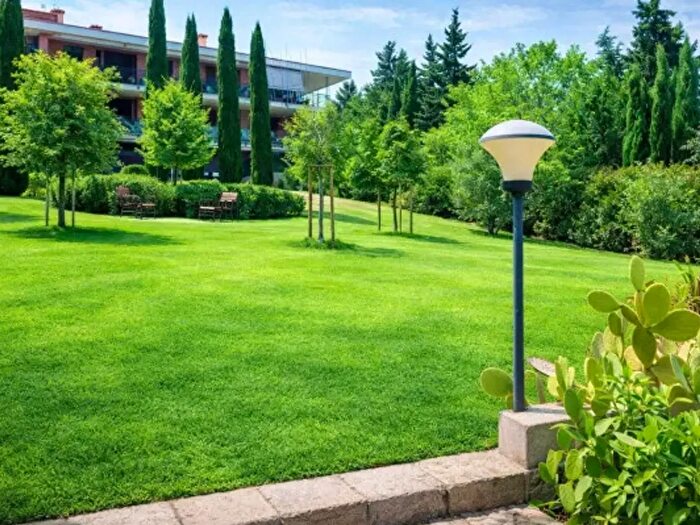 Appartamento trilocale in vendita in Via Giorgio Iannicelli, Roma