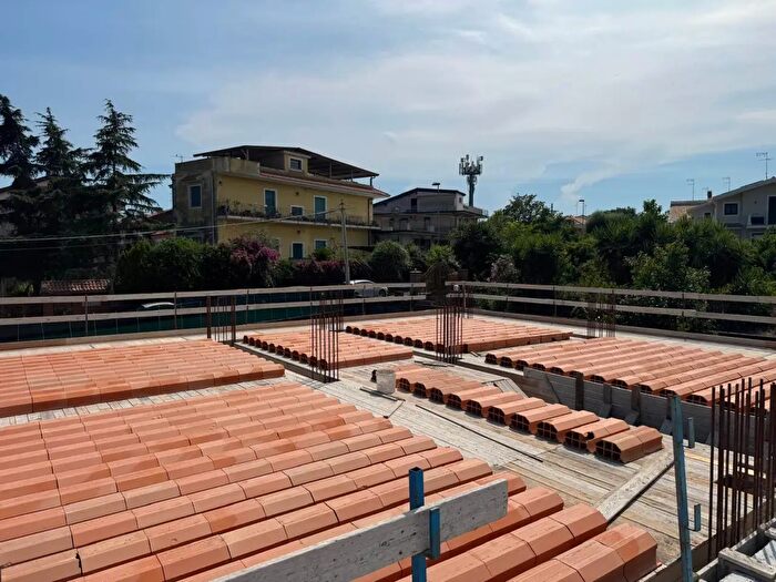 Casa quadrilocale in vendita in Aci Sant'Antonio