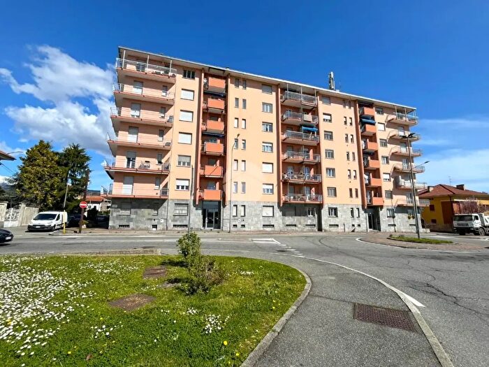 Appartamento trilocale in vendita in Via Milano, Biella