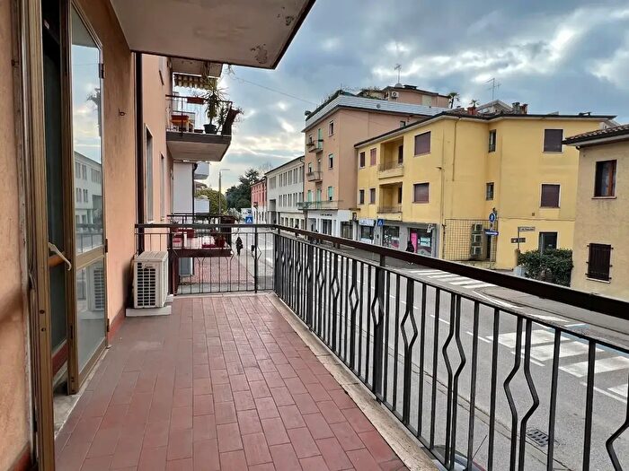 Appartamento trilocale in vendita in Via Legione Antonini, Vicenza