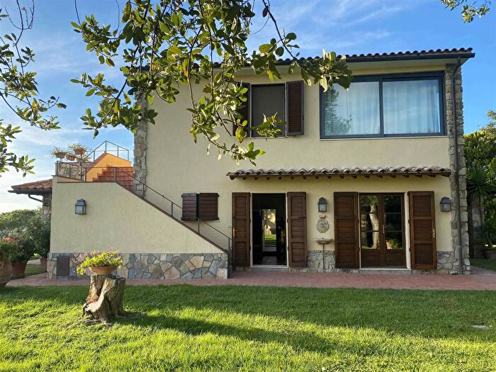 Casa con 19 locali in affitto in Magliano in Toscana, Magliano In Toscana