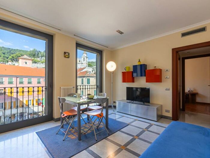 Appartamento bilocale in affitto in Piazza della Libertà, Laigueglia