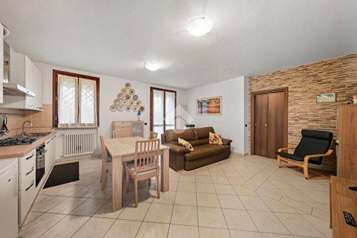 Appartamento trilocale in vendita in Via Giovanni Amendola, Reggio Emilia