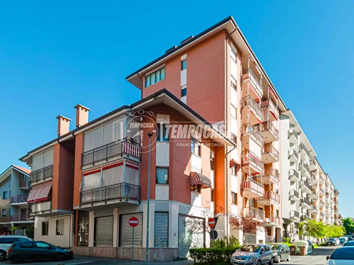 Appartamento con 6 locali in vendita in Via Leumann Napoleone, Rivoli