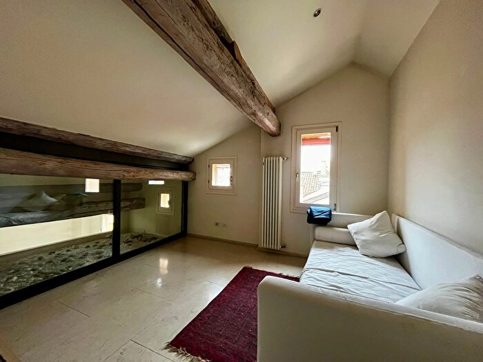 Appartamento con 5 locali in affitto in Via Castiglione, Bologna