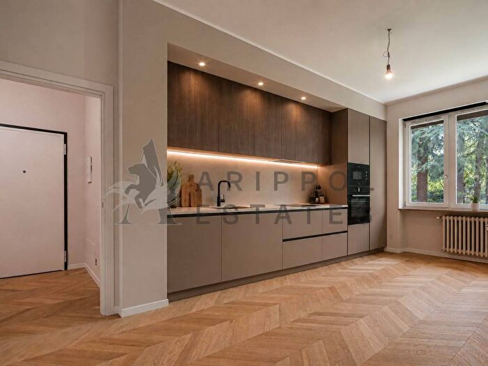 Appartamento quadrilocale in affitto in Via di Porta Tenaglia, Moscova, Milano