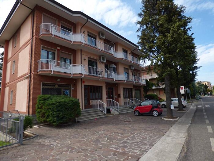 Appartamento trilocale in affitto in Strada Provinciale per Zavattarello, Centro, Broni