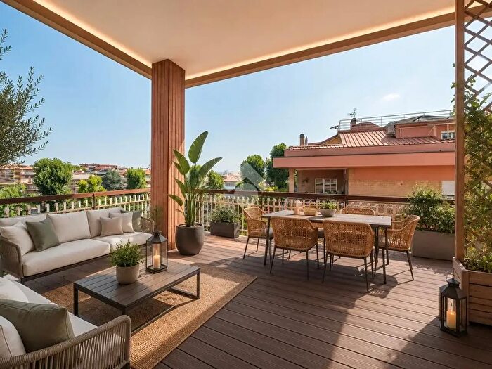 Appartamento con 5 locali in vendita in Via Giuseppe Rovani, Roma