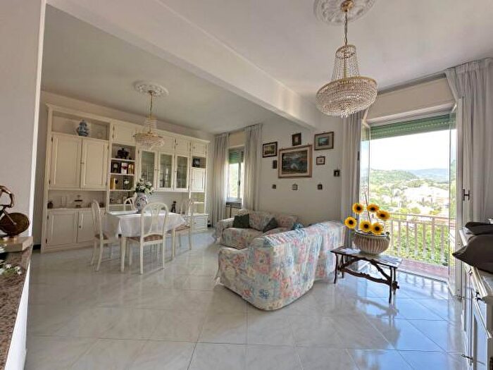 Appartamento quadrilocale in vendita in Salita Serra Riccò, Genova