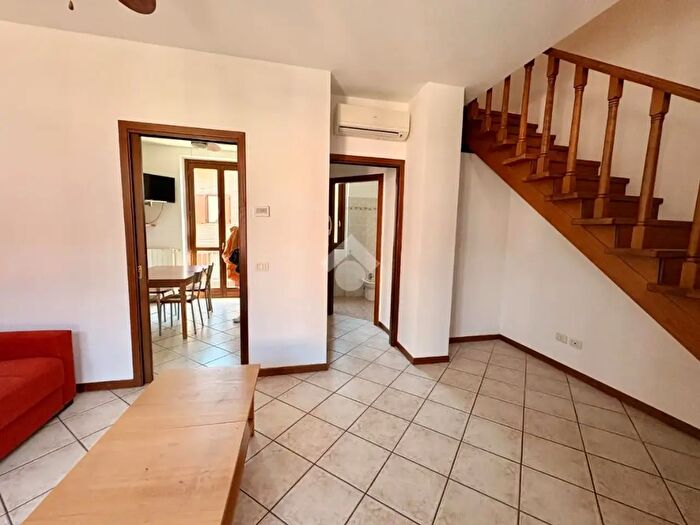 Appartamento trilocale in vendita in Viale Papa Giovanni Ventitreesimo, Verdellino