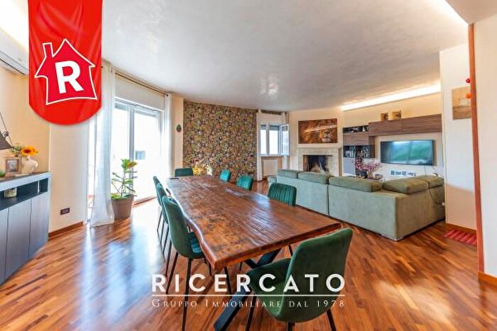 Appartamento con 5 locali in vendita in Via Papa Albino Luciani, Surbo