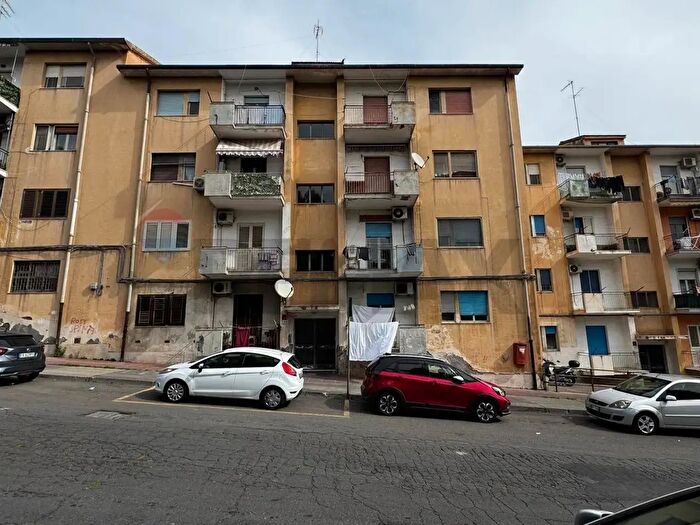 Appartamento con 5 locali in vendita in Villaggio SantAgata Zona B, Catania