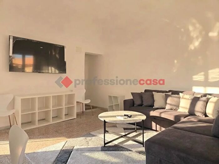 Appartamento con 5 locali in affitto in Via Firenze, Catania