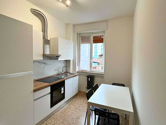 Appartamento trilocale in affitto in Via Riva di Trento, Corvetto, Milano
