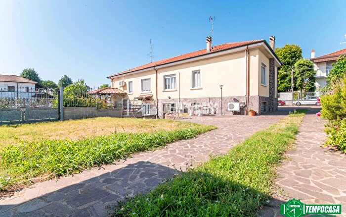 Case in Vendita e in Affitto - 2