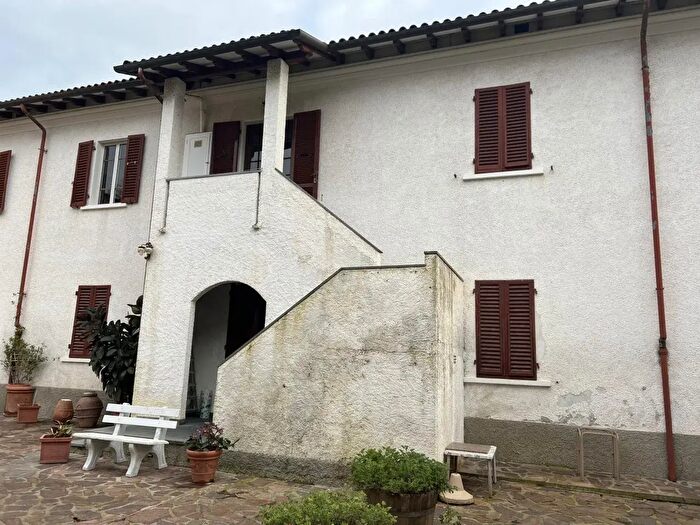 Casa con 13 locali in vendita in Via Tre Luci, Pietrasanta