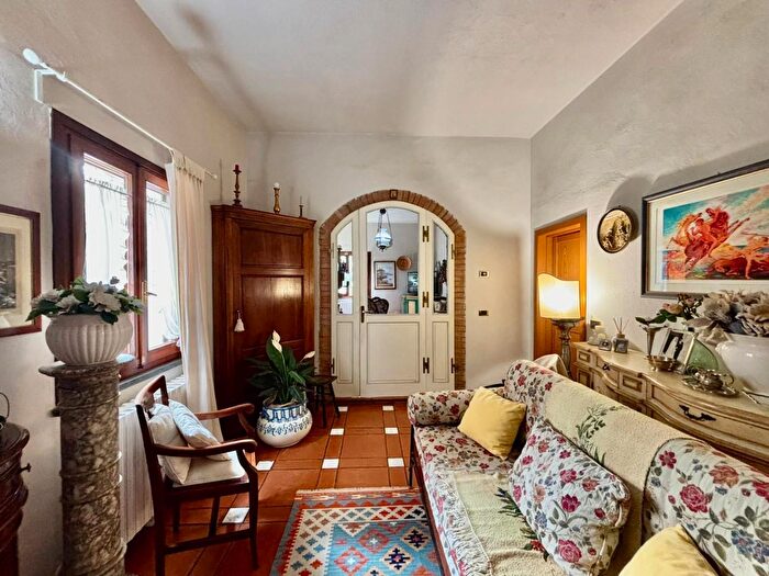 Casa con 7 locali in vendita in Casciana Terme Lari