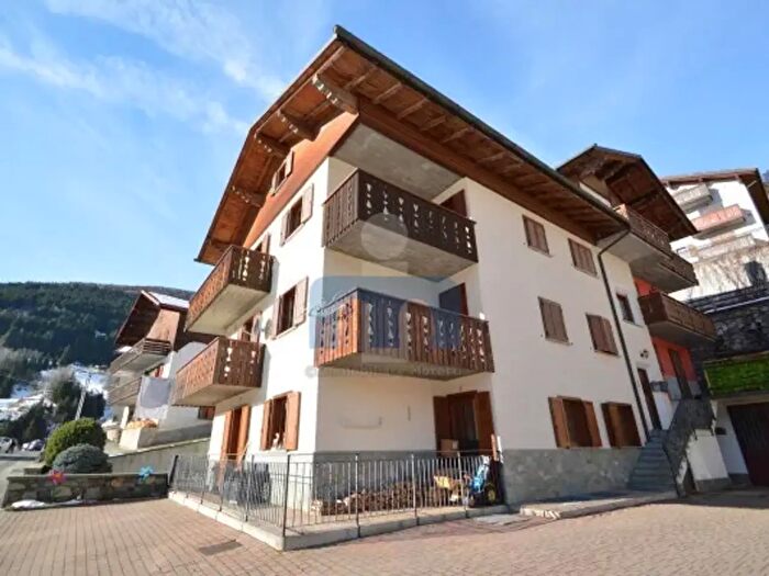 Appartamento quadrilocale in vendita in Via Viola, Valdidentro