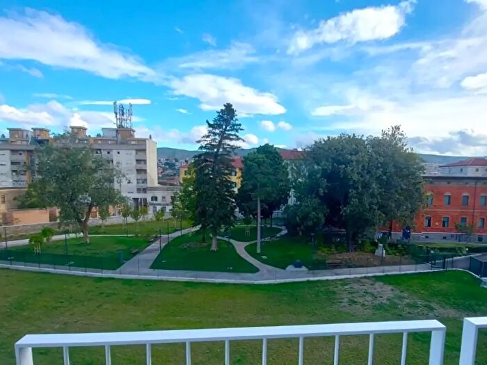 Appartamento trilocale in vendita in Trieste