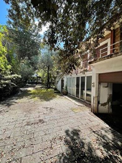 Casa con 6 locali in vendita in Viale Tirrenia, Rimini