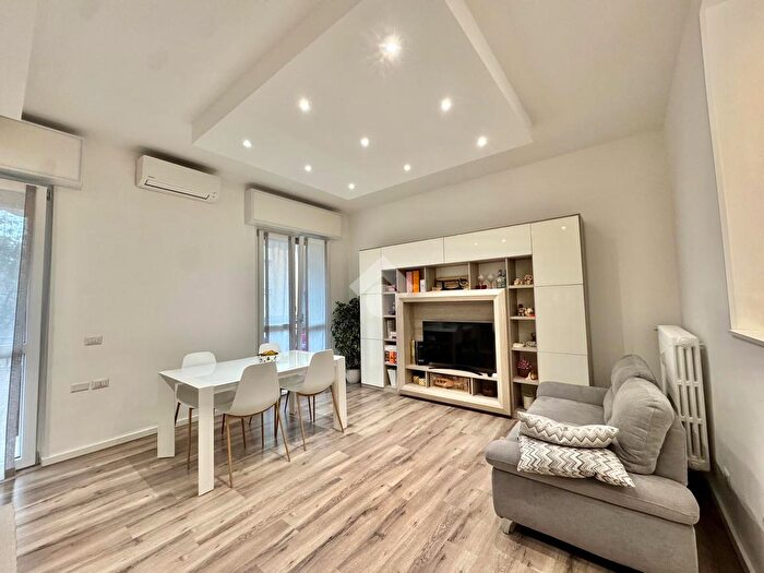 Appartamento trilocale in vendita in Via Giuseppe Torelli, Novara