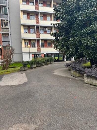Appartamento trilocale in affitto in Via Alfonso Cossa, Quartiere Forlanini, Milano