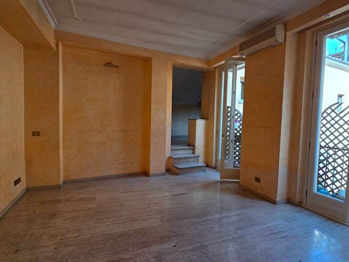 Appartamento quadrilocale in affitto in Via di Monte Brianzo, Piazza Navona, Roma