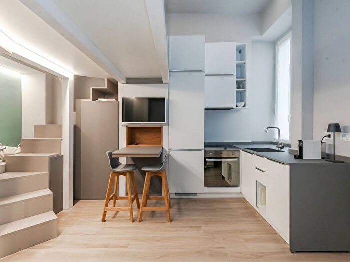Appartamento monolocale in affitto in Via Ugo Bassi, Isola, Milano