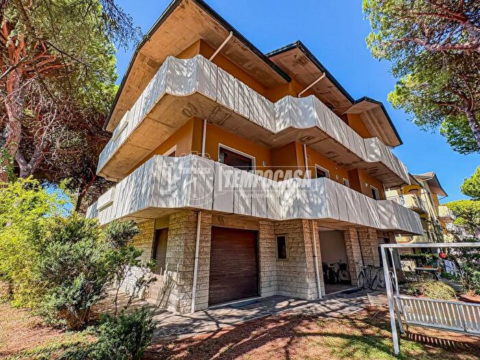 Appartamento quadrilocale in vendita in Via Vulcano, Cervia