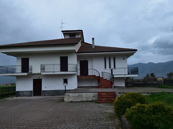 Appartamento con 10 locali in affitto in Via Provinciale TeggianoPolla, Teggiano