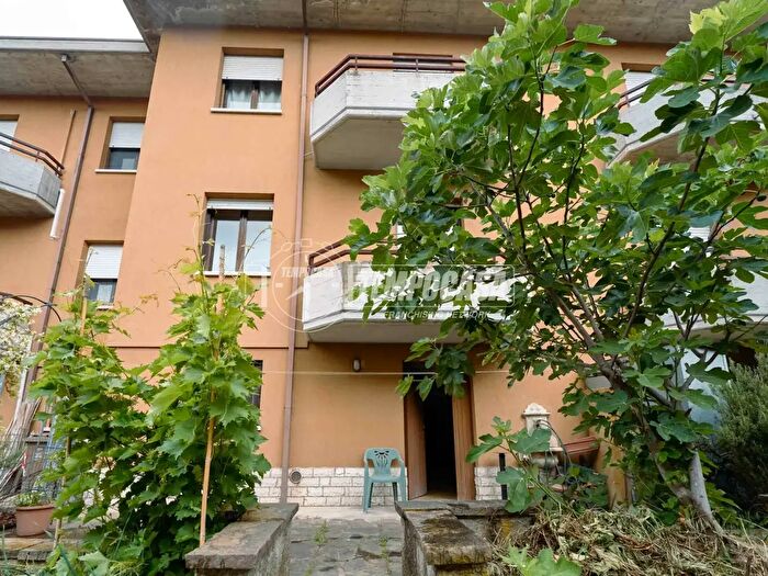 Casa quadrilocale in vendita in Via Danzio Cesura, Cremona